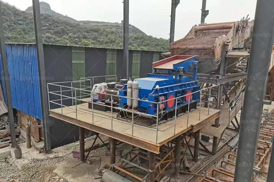 Roller Crusher for Sandstone Production in Malaysia (1)