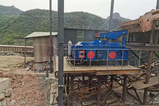 Roller Crusher for Sandstone Production in Malaysia (3)